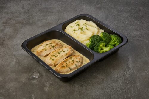 kipfilet-met-tuinkruidensaus-puree-en-broccoli.jpg