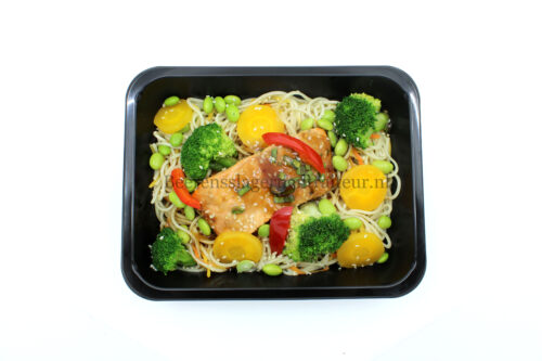 zalm-op-oosterse-wijze-met-chinese-mie.jpg